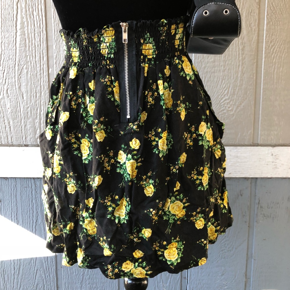 French atmosphere floors skirt